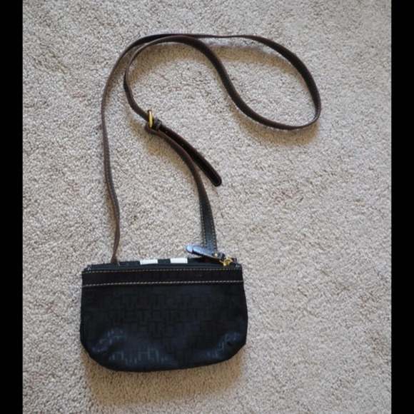 NWOT Tommy Hilfiger cross body bag - Picture 3 of 4